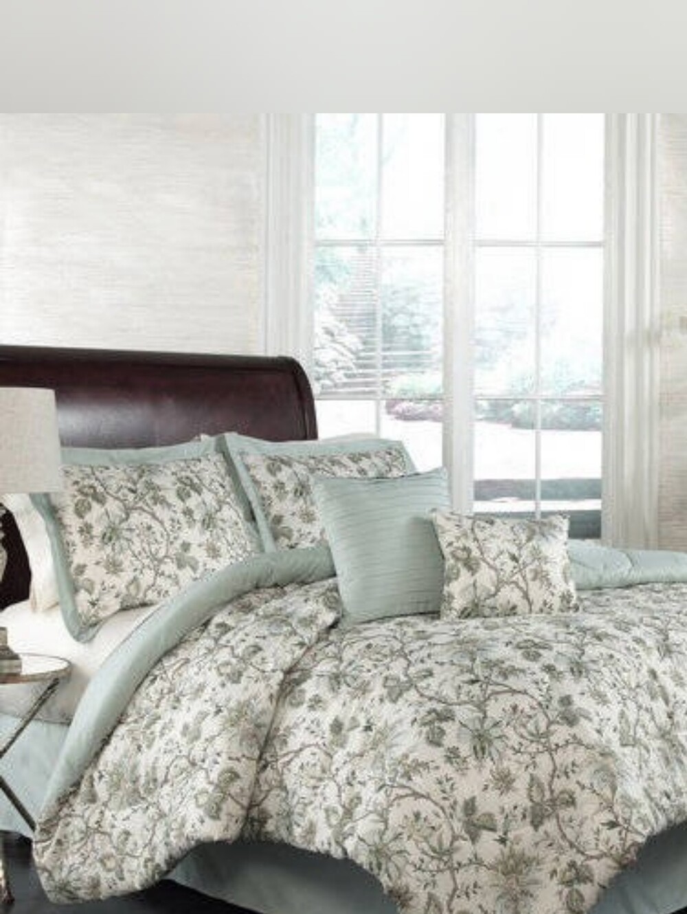 Traditions by Waverly Traditional 6 Piece King Set